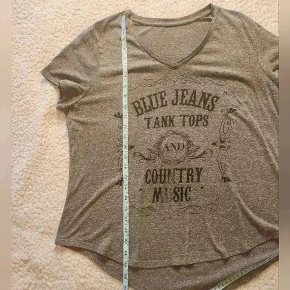 V-Neck Short Sleeve Graphic T-Shirt, XL - Picture 5 of 7